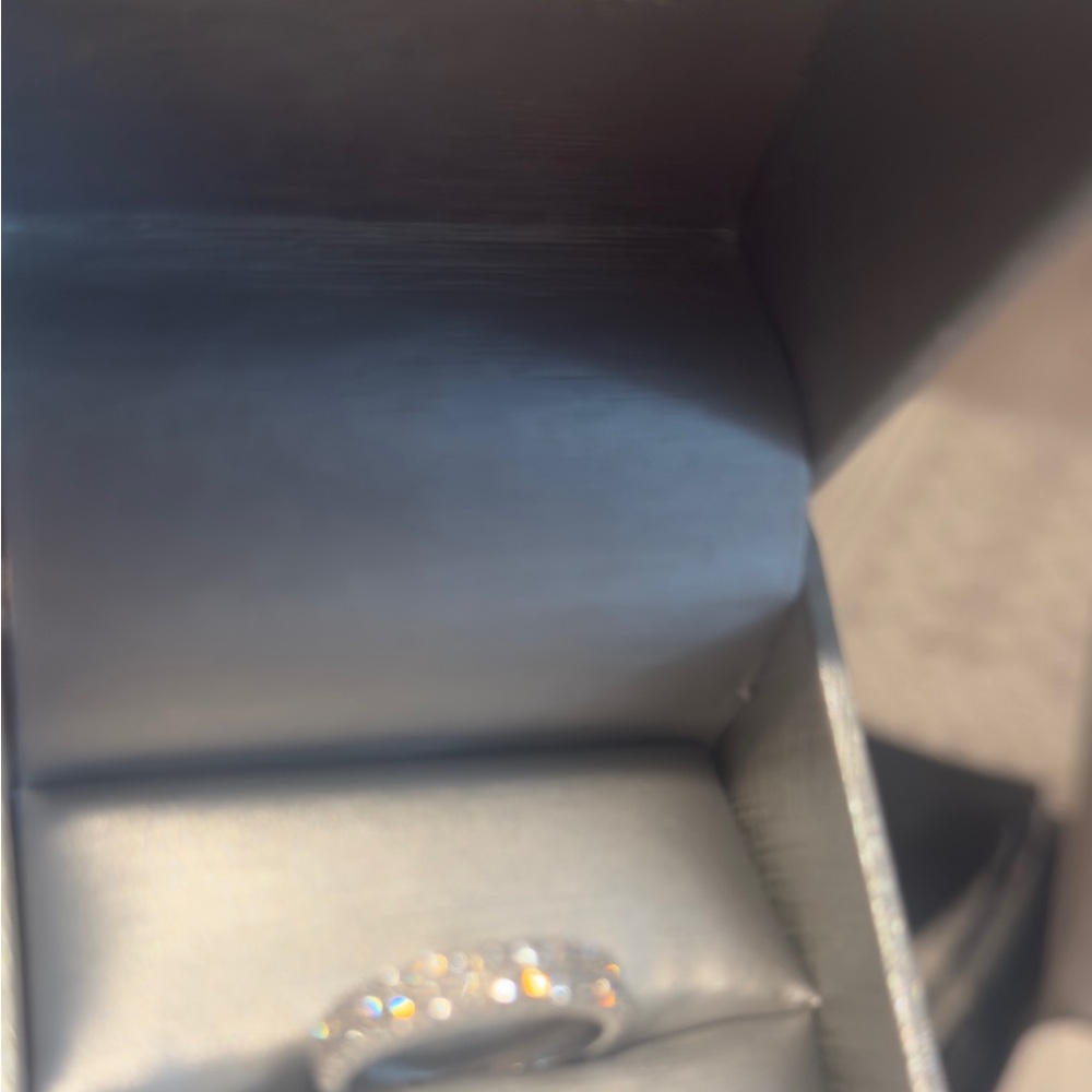 Zales white gold 14k and Diamond Ring - Picture 8 of 14